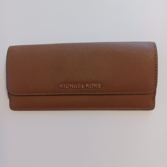 Michael Kors Leather Jet Set Snap Front Wallet Like New - Picture 1 of 9